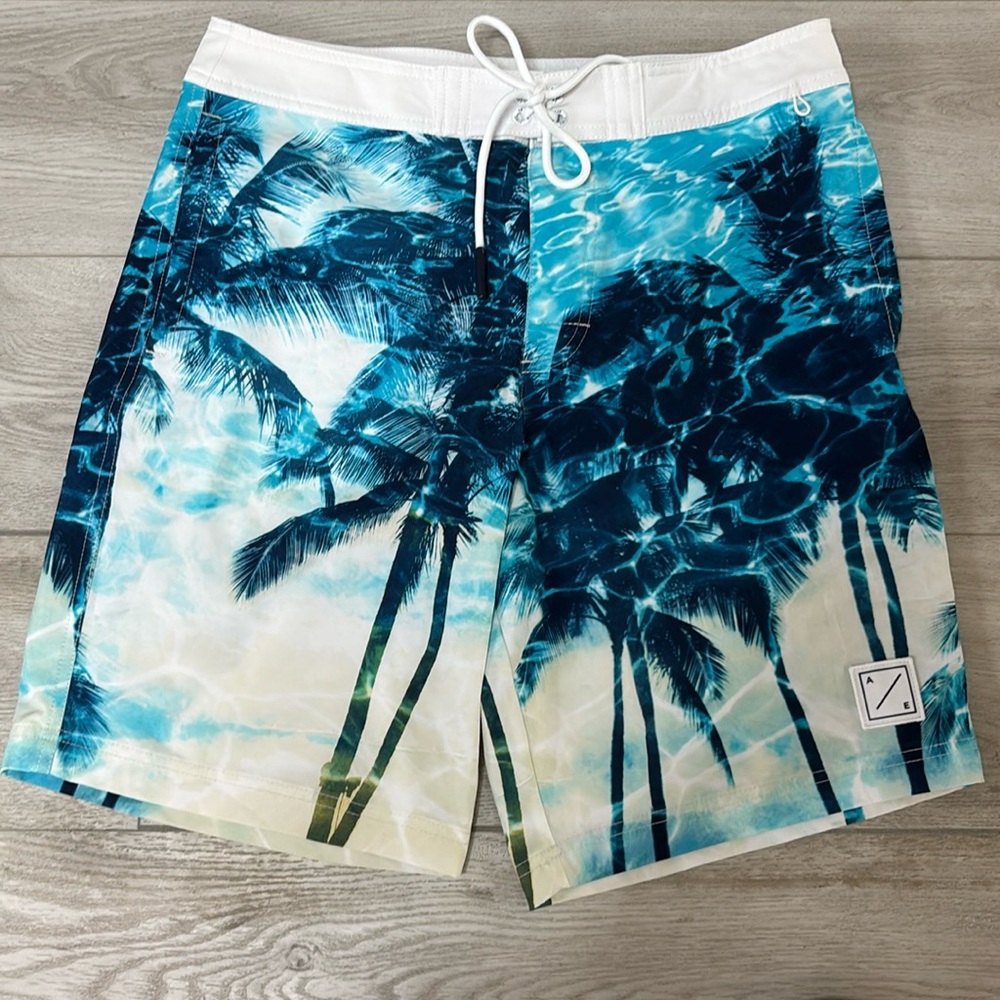 Like New!!Men's American Eagle AE Swim Board Shorts Size S 9” inseam